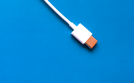 Image of white USB-C cable end